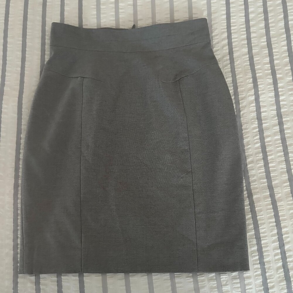 H&M Grey High-Waisted Pencil Skirt – Size 6 (New With Tags)
